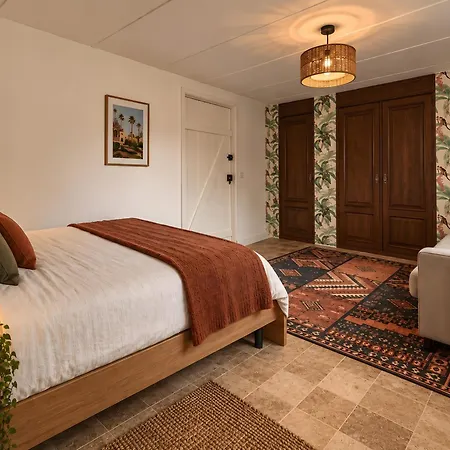 Aux Bords De Marne Bed and breakfast