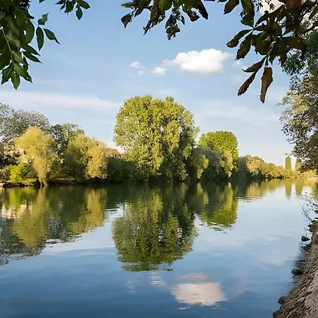 Aux Bords De Marne 3*